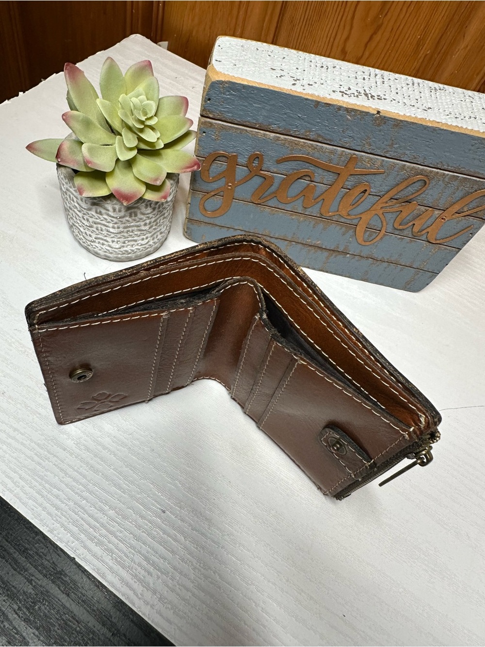 Patricia Nash Brown Leather Zip Around Wallet - Picture 9 of 11